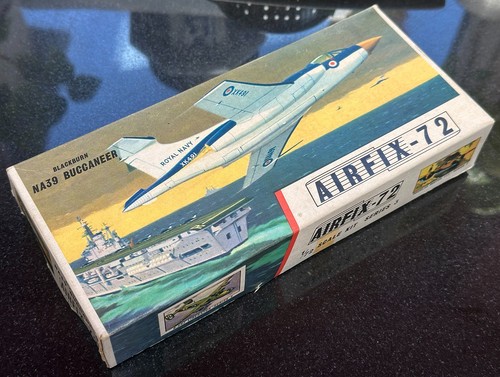 Vintage 1963 airfix - airfix, red