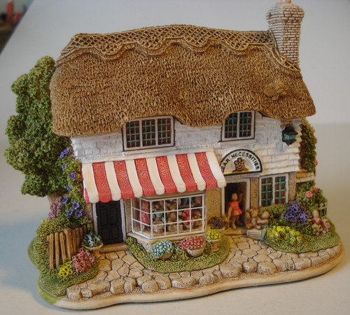 Lilliput lane cottage bear - cottage,