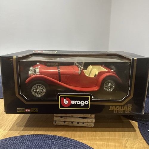 Burago diamonds jaguar - burago, 1/18