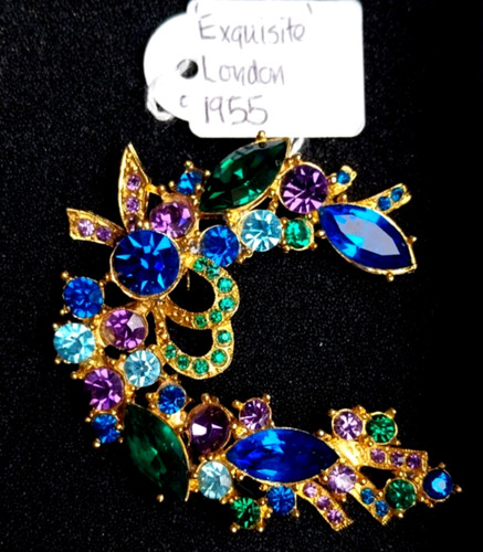 Vintage brooch exquisite - by,