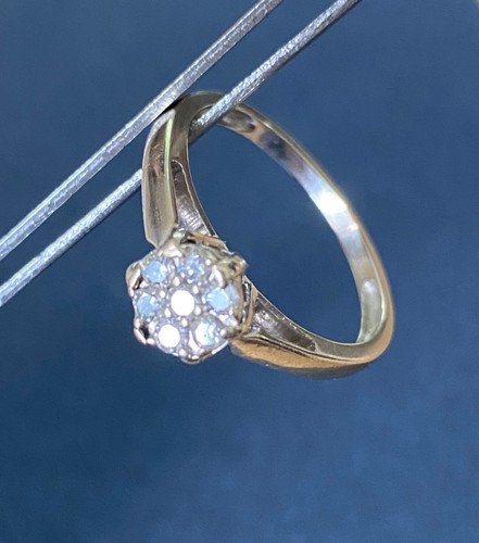 18ct white gold - , 0.25ct