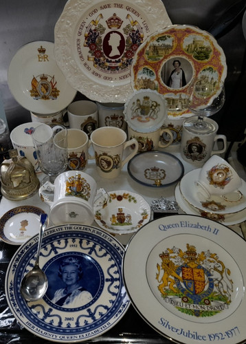 Job lot bundle queen elizabeth - job,