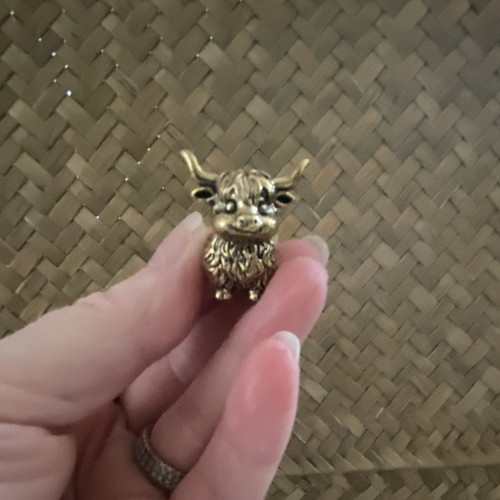 Small brass highland - small, cow