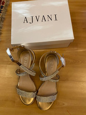 AJVANI Mid Block Heel Crossed