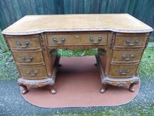 ANTIQUE CARVED WALNUT PEDESTAL KNEE HOLE WRITING DESK, 7 DRAWERS, SUPER QUALITY.