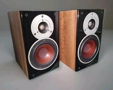 Dali Zensor 1 pair of Bookshelf Speakers, in great condition, A.1.Walnut finish 