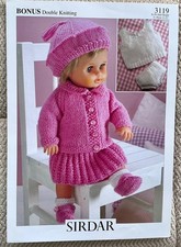 SIRDAR KNITTING PATTERN 3119 FOR DOLLS OUTFIT IN BONUS DK ~ 3 SIZES.  12” - 22”