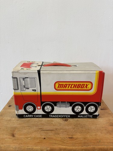 Matchbox car carrier with one - carrier,