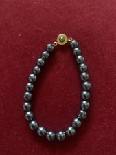 Elegant Vintage-Style Grey Pearl Bracelet with Gold-Tone Clasp -Teng Yue Design