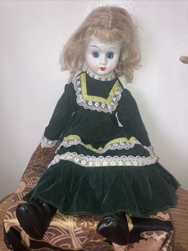 Vintage walda doll green - vintage, doll,