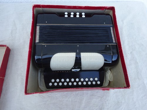 Button accordion world - accordion,