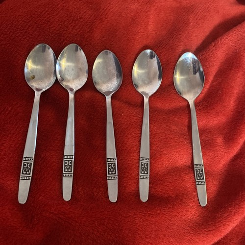 Vintage viners teaspoons - 5,
