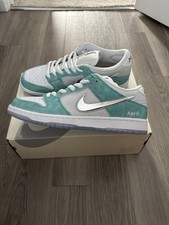 Nike SB Dunk Low April
