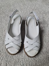 UK 4 Pavers White Strappy