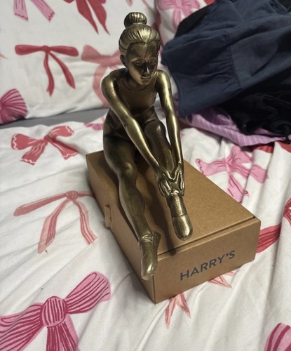 Bronze effect ballerina - effect,