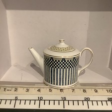 Round English Wedgewood