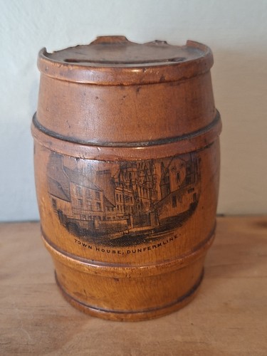 Lovely little mauchlin ware - little,