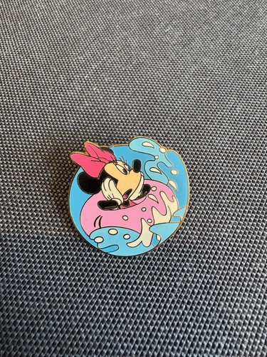 Minnie mouse disney pin badge - minnie,