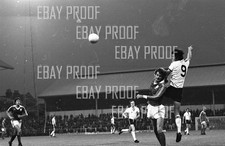 (4829) 1977 PRESS PHOTO Tottenham Hotspur v Wimbledon - 6X4" B/W