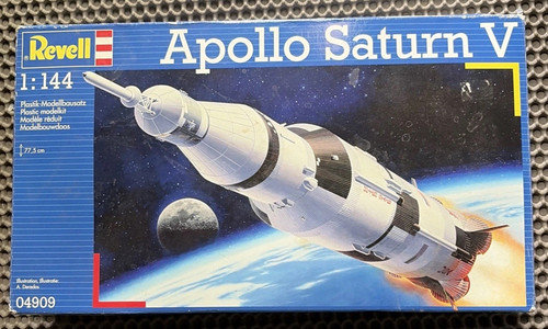 Revell 144 apollo saturn - 1:144,
