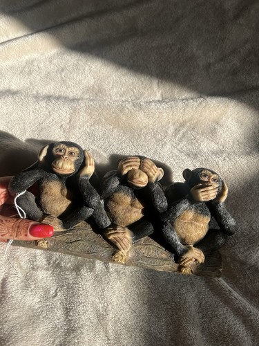 Three wise monkeys figurine - three,