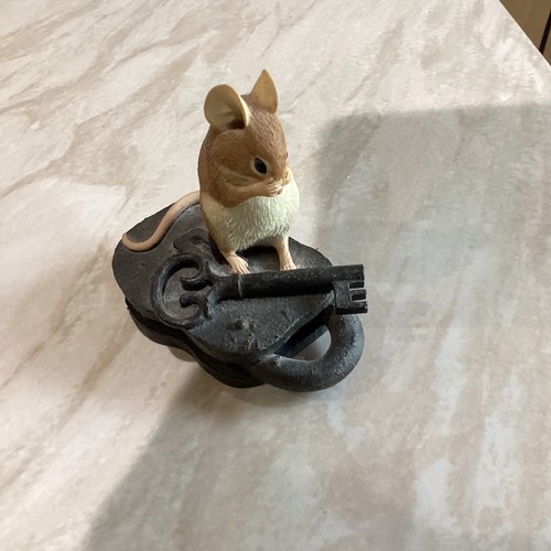 Sherratt simpson mouse on - &,