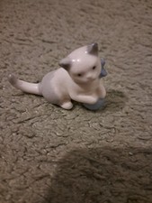 WADE George Wade Kitten with Ball and Bow Cat 1930s