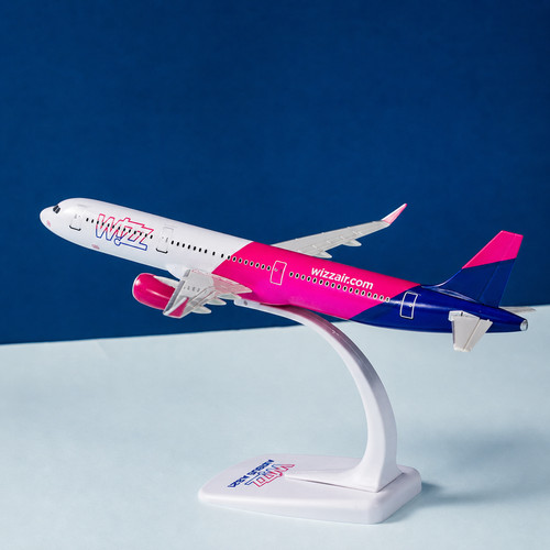 Wizz air airbus a321 plastic - a321,