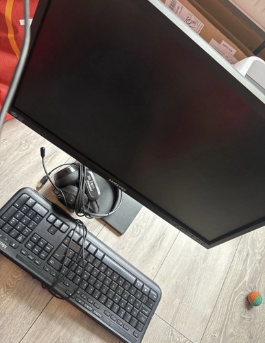 Samsung black computer - samsung,