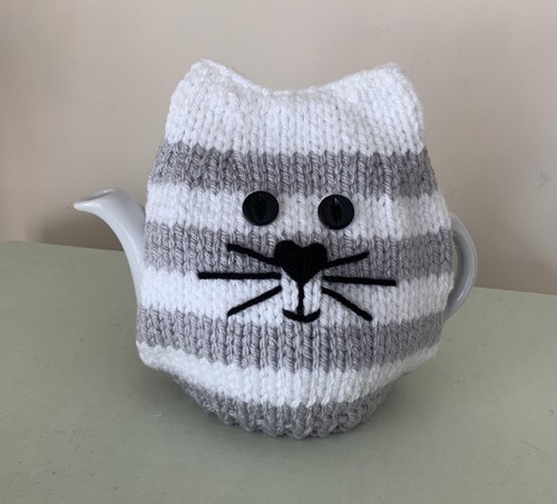 New hand knitted silver - new, silver/white