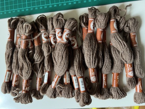 Skeins dmc tapestry wool - 18,