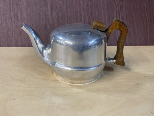 Picquot ware teapot made - t6, in