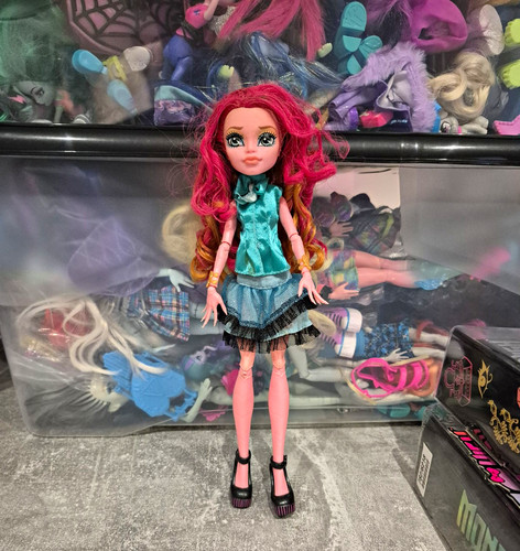 Monster high gig - high,