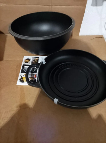 Creuset signature cast iron - creuset,
