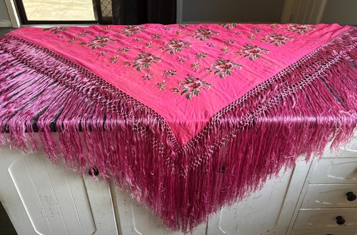 Vintage silk hand embroidered - vintage,