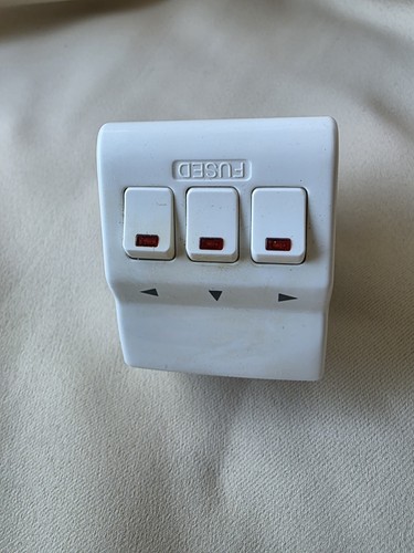 Masterplug three socket surge - socket,
