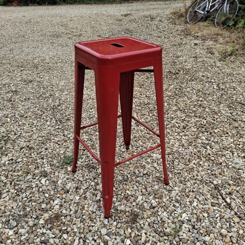 Red metal stackable bar - metal,