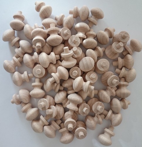 Small wooden shaker pegs knobs - small,