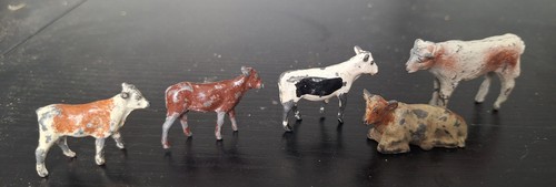 Vintage lead toy farm cows - x,