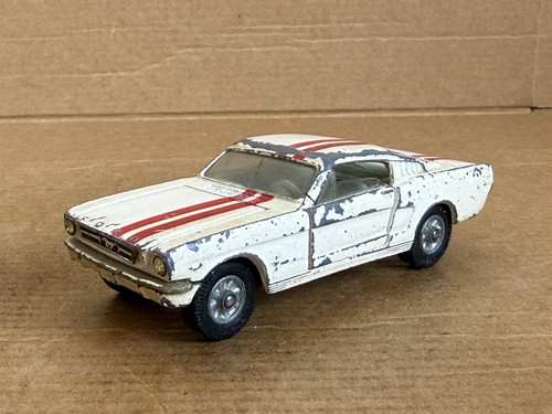Corgi toys ford mustang - toys,