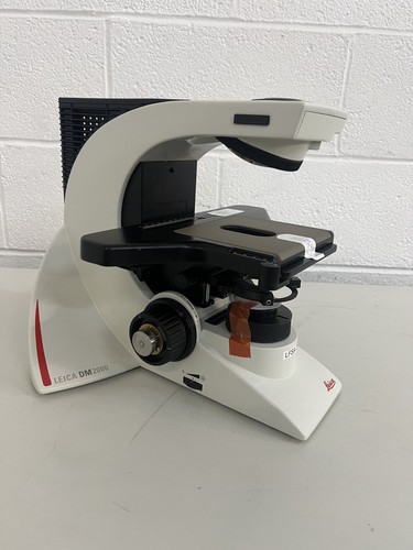 Leica dm2000 microscope - leica,