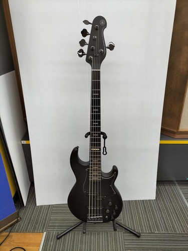 Yamaha string bass guitar - 5,