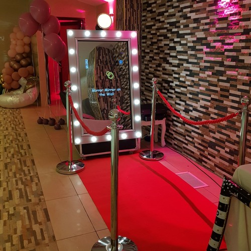 Magic mirror booth hire - mirror,