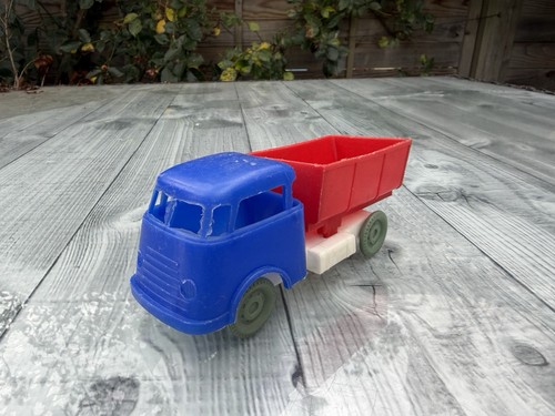 Vintage plastic toy dumper - toy,
