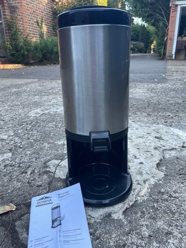 Insulated drinks dispenser for - drinks,