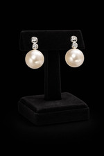 Round pearl and - , stud