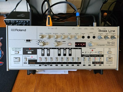 Roland boutique bass - roland,