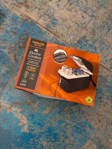 Halfords cooler box 12v in - cooler,