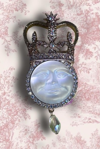 Stunning moonface crown - moonface,