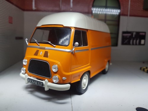 Renault estafette van orange - estafette,